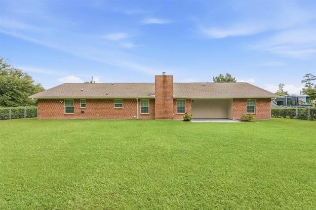 221 S Presidential Circle, Lake Charles, LA 70611