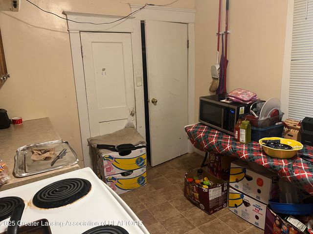 433 N Butler Boulevard, Lansing, MI 48915