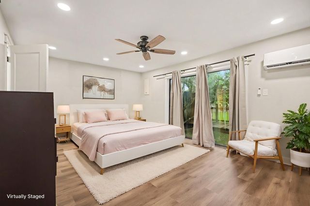 18242 Lakeside Lane, Houston, TX 77058