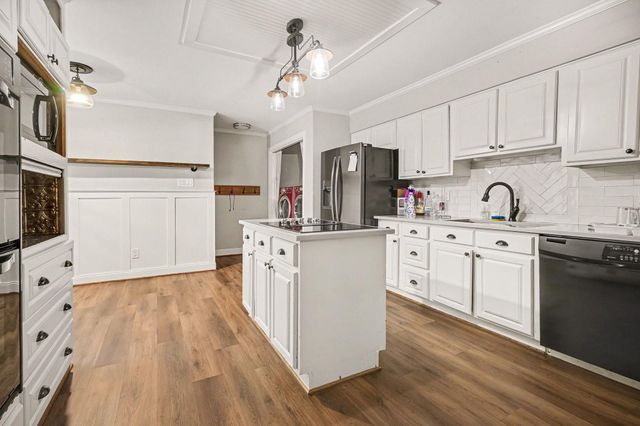 18242 Lakeside Lane, Houston, TX 77058