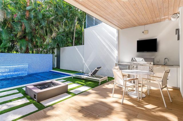 1022 Langer Way, Delray Beach, FL 33483