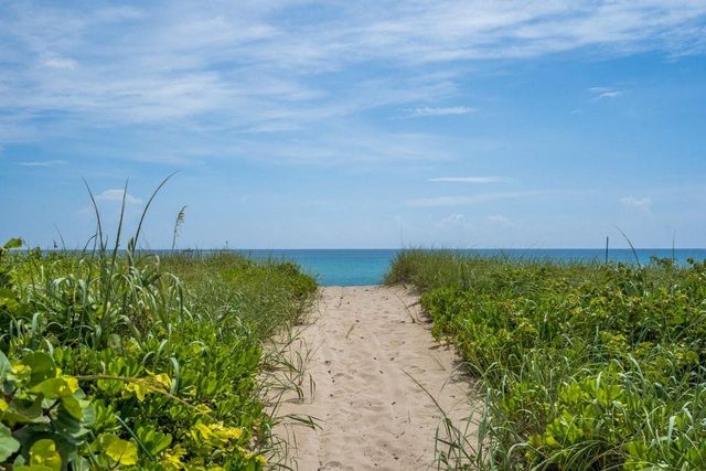 1022 Langer Way, Delray Beach, FL 33483