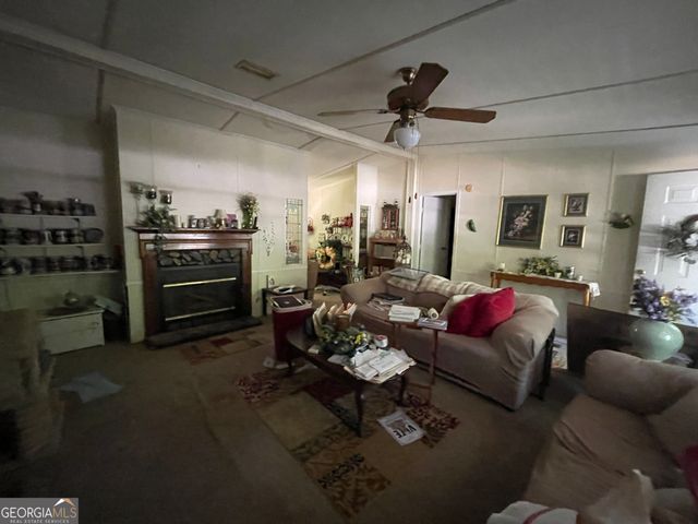 19 Peachtree Lake Drive, Sharpsburg, GA 30277