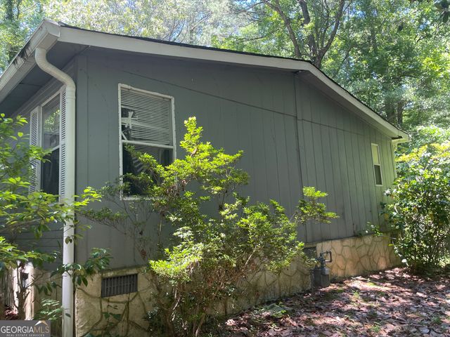 19 Peachtree Lake Drive, Sharpsburg, GA 30277