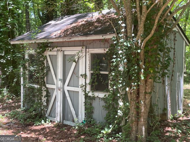 19 Peachtree Lake Drive, Sharpsburg, GA 30277