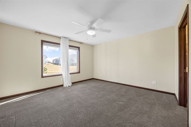 3965 Peridot Dr, Marion, IA 52302