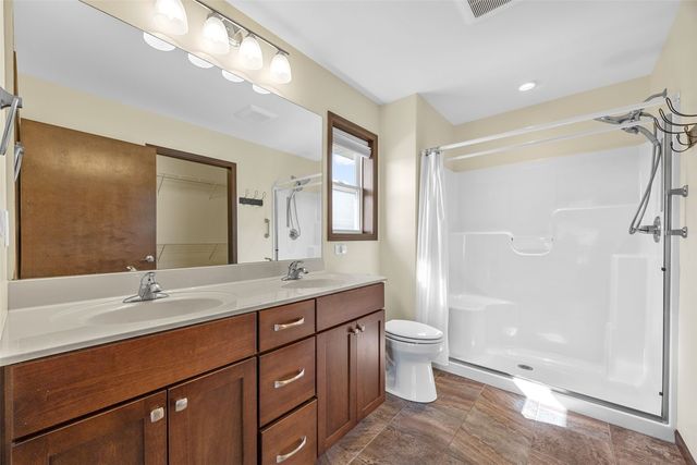 3965 Peridot Dr, Marion, IA 52302