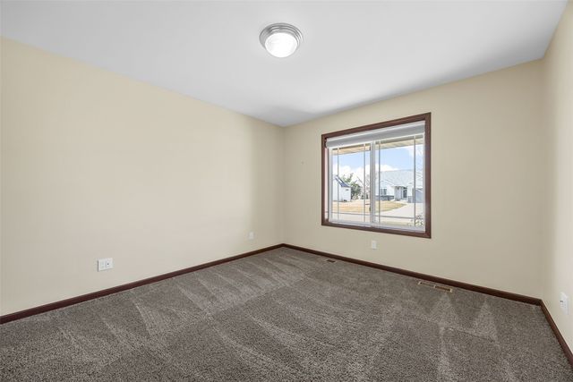 3965 Peridot Dr, Marion, IA 52302