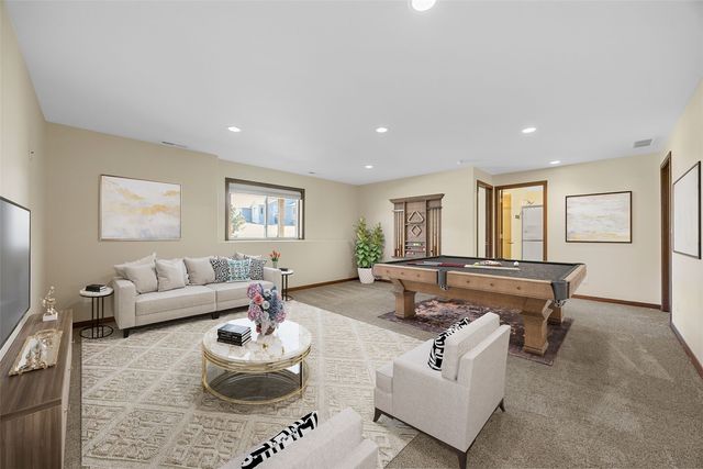 3965 Peridot Dr, Marion, IA 52302