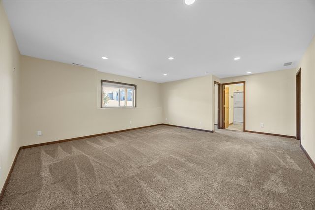 3965 Peridot Dr, Marion, IA 52302