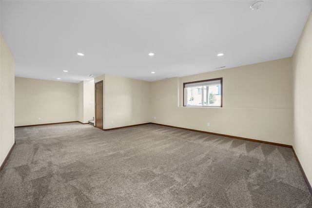 3965 Peridot Dr, Marion, IA 52302