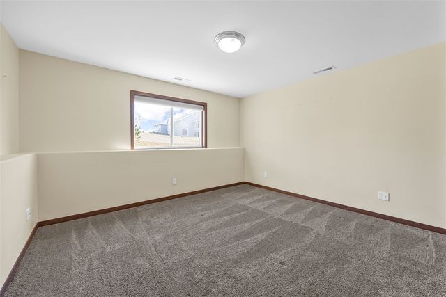 3965 Peridot Dr, Marion, IA 52302