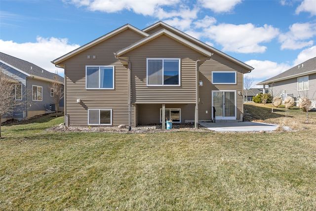 3965 Peridot Dr, Marion, IA 52302