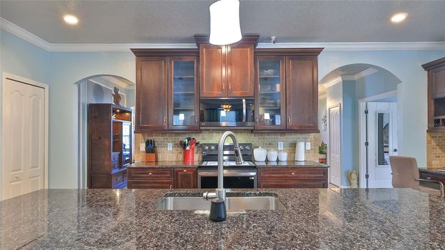 911 FALLBROOKE AVENUE, Deltona, FL 32725