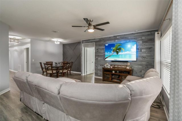 410 KESTREL DRIVE, Groveland, FL 34736