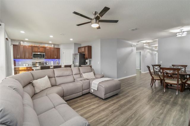 410 KESTREL DRIVE, Groveland, FL 34736