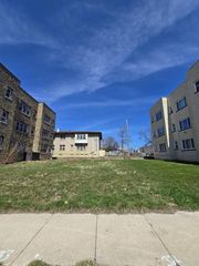 2732 W CLYBOURN STREET, Milwaukee, WI 53208