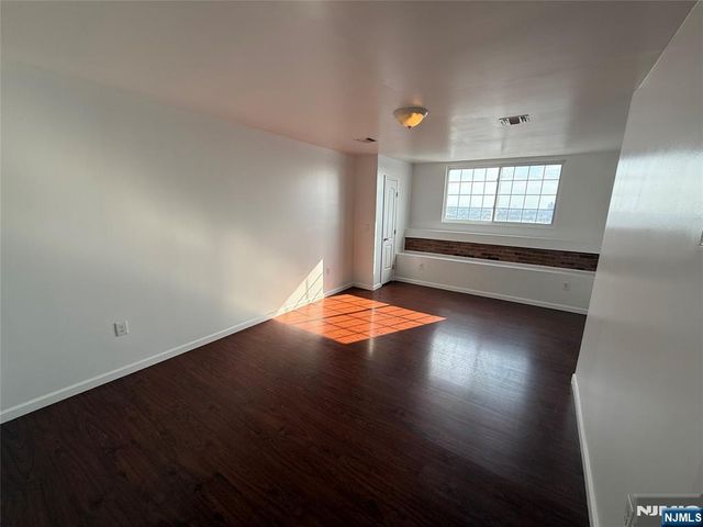 55 Westervelt Avenue, Hawthorne, NJ 07506