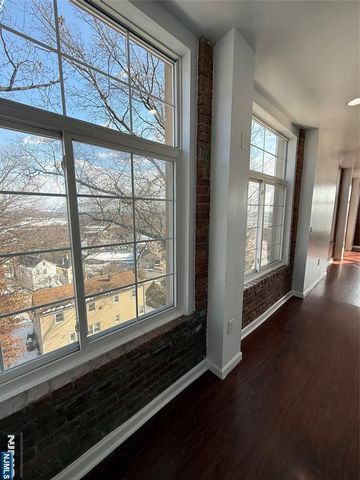 55 Westervelt Avenue, Hawthorne, NJ 07506