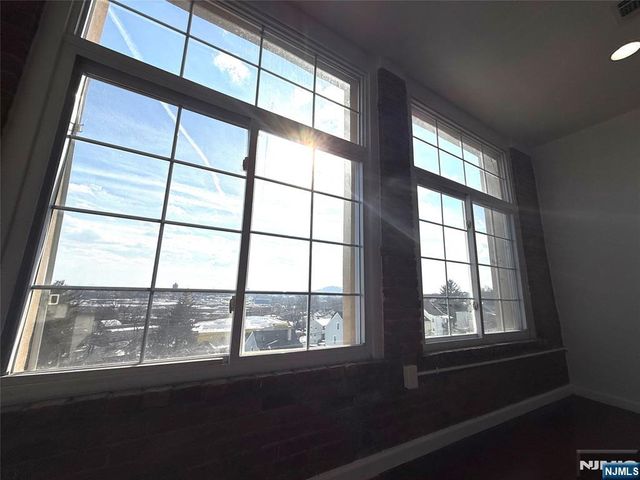 55 Westervelt Avenue, Hawthorne, NJ 07506