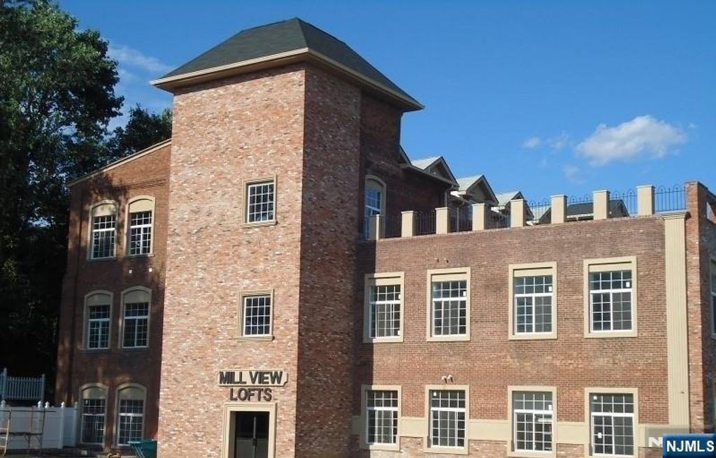 55 Westervelt Avenue, Hawthorne, NJ 07506