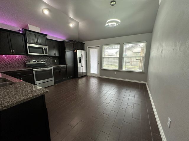 2217 Mangrove Dr, Portland, TX 78374