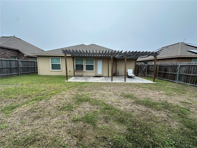 2217 Mangrove Dr, Portland, TX 78374