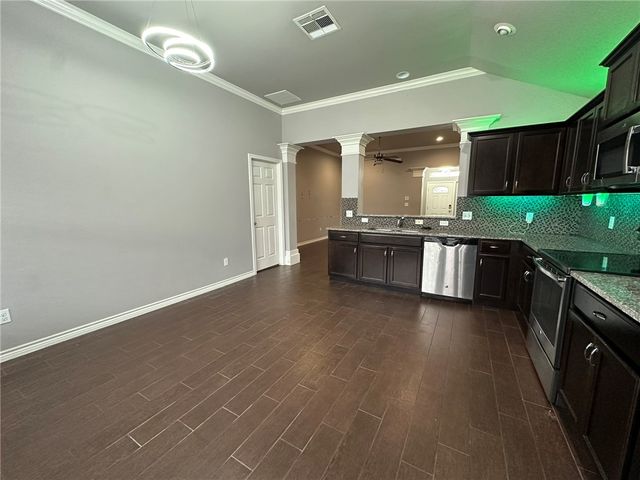 2217 Mangrove Dr, Portland, TX 78374