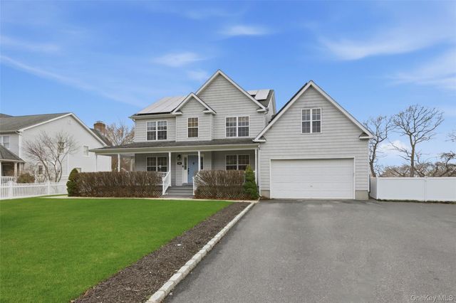 88 Hillside Road, Farmingville, NY 11738
