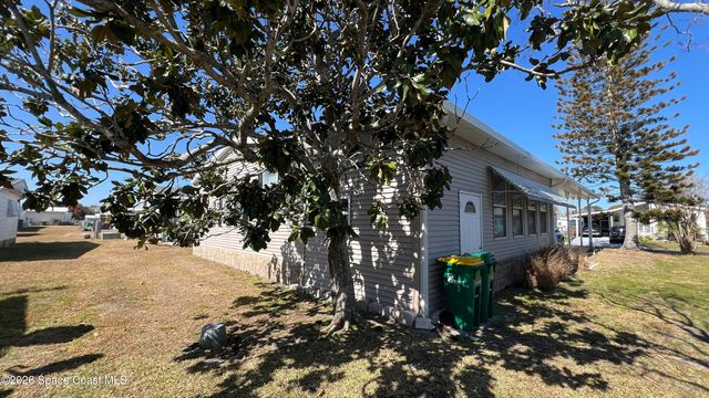 621 Puffin Drive, Barefoot Bay, FL 32976