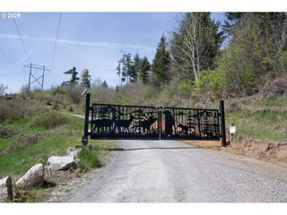 481 HANSEN Rd, Woodland, WA 98674