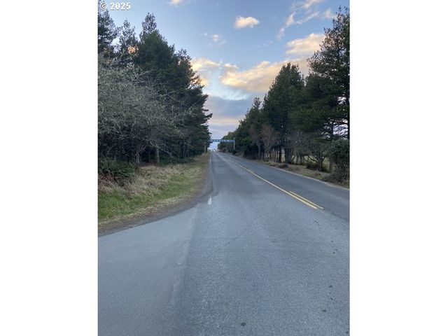 1204 37TH Pl, Seaview, WA 98644