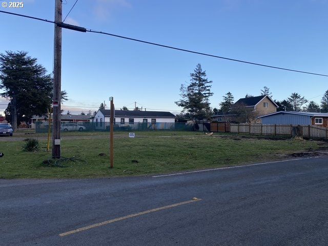 1204 37TH Pl, Seaview, WA 98644