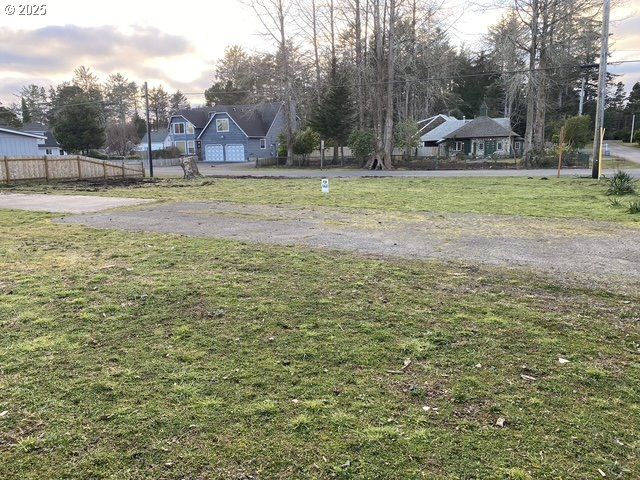 1204 37TH Pl, Seaview, WA 98644