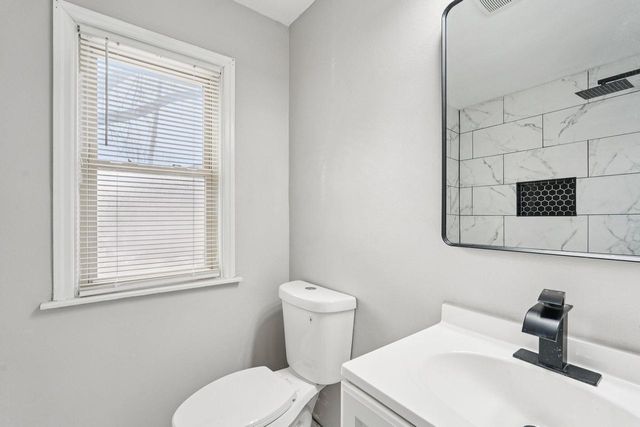 3880 N 58th BOULEVARD, Milwaukee, WI 53216