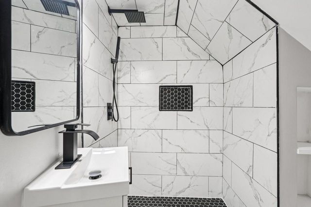 3880 N 58th BOULEVARD, Milwaukee, WI 53216