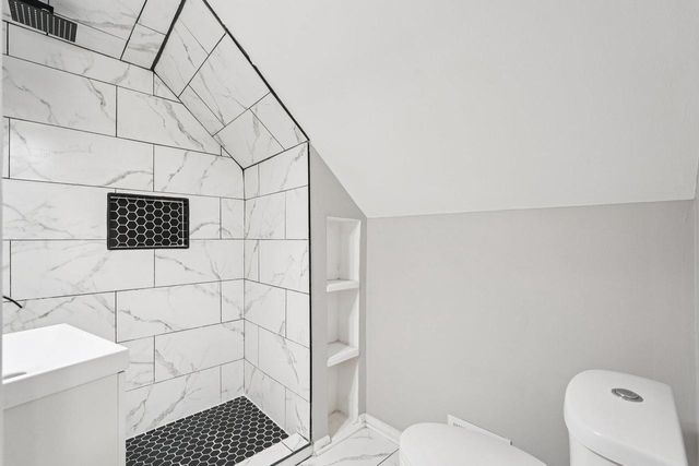 3880 N 58th BOULEVARD, Milwaukee, WI 53216