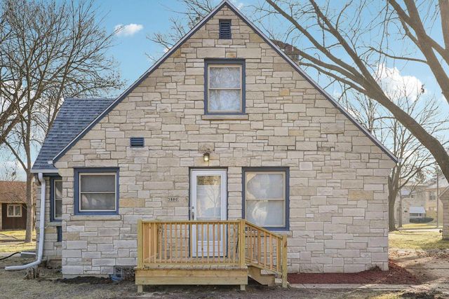 3880 N 58th BOULEVARD, Milwaukee, WI 53216