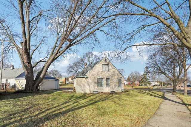 3880 N 58th BOULEVARD, Milwaukee, WI 53216