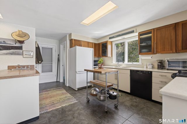 27 Wilbur Road, Stonington, CT 06378