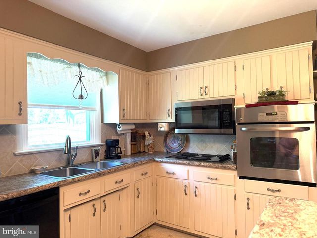 31 S WEST AVENUE, Shiremanstown, PA 17011