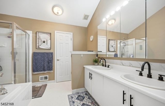 18 Clark Ct, Bernards Twp., NJ 07920