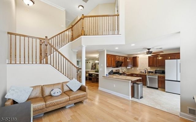 18 Clark Ct, Bernards Twp., NJ 07920