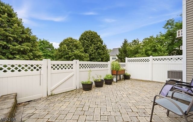 18 Clark Ct, Bernards Twp., NJ 07920