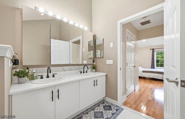 18 Clark Ct, Bernards Twp., NJ 07920