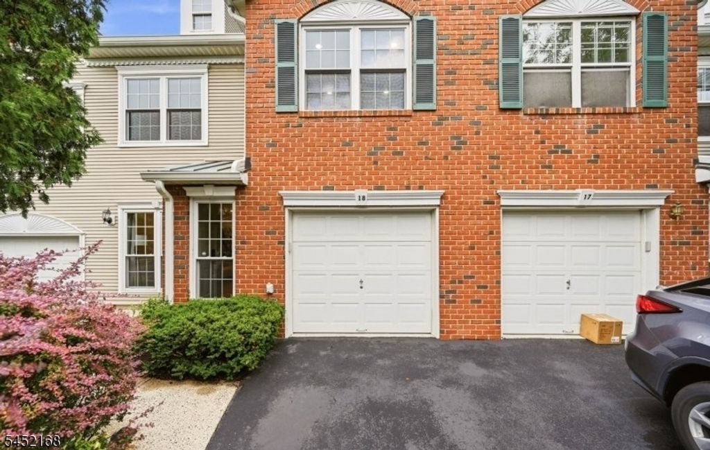 18 Clark Ct, Bernards Twp., NJ 07920
