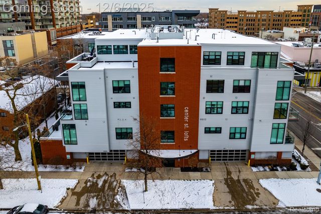 100 N Center Street 206, Royal Oak, MI 48067