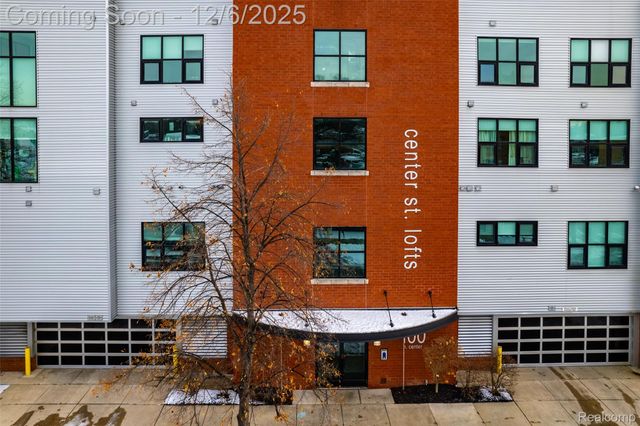 100 N Center Street 206, Royal Oak, MI 48067