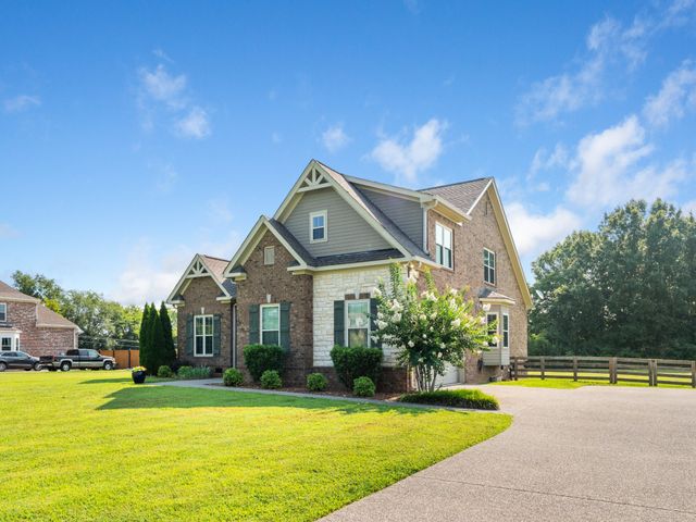 4005 Pleasant Gate Ln, Columbia, TN 38401