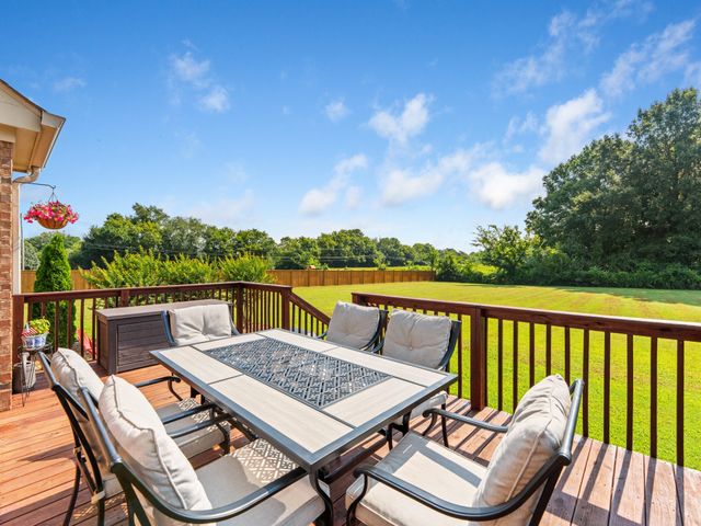4005 Pleasant Gate Ln, Columbia, TN 38401